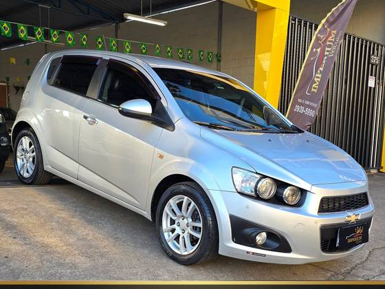 CHEVROLET SONIC 1.6 LTZ 16V FLEX 4P AUTOMÁTICO CHEVROLET SONIC 1.6 LTZ 16V FLEX 4P AUTOMÁTICO